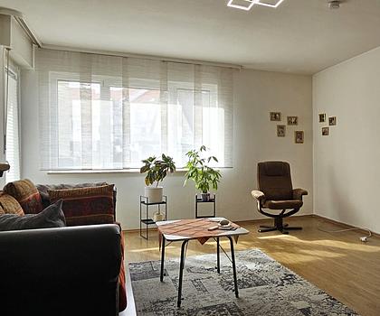 Geräumige und helle 3 Zimmer Wohnung - Hochparterre  - mit Balkon