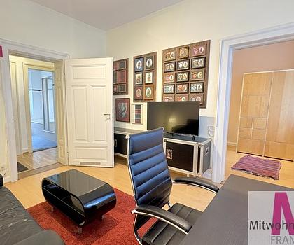 Stilvolle 2-Zimmer-Wohnung mit viel Licht und hohen Decken in Nürnberg