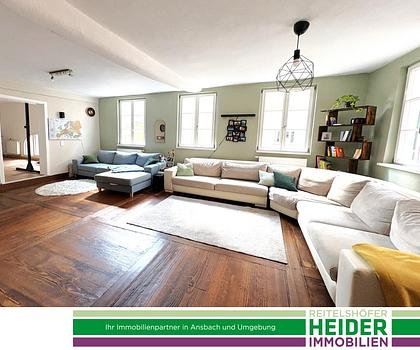 2 Zi. Wohnung mit großem Wohnbereich und Durchgangszimmer, im Zentrum