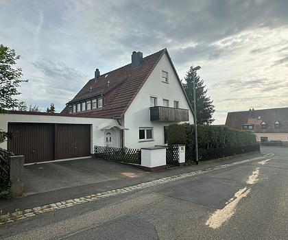Viel Platz für die ganze Familie – Zweifamilienhaus in Lauf an der Pegnitz