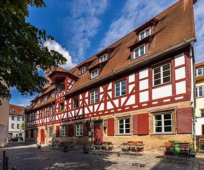 HEGERICH: Charmante Denkmalgeschützte Fachwerkwohnung mit besonderem Charakter in der Altstadt-Fürth