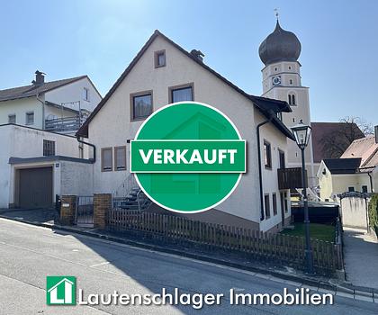 Günstige Gelegenheit.
Einfamilienhaus mit Garage in Velburg