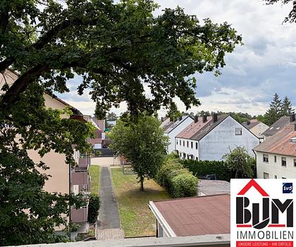 *Gepflegtes Anwesen - neu renoviert - 3 Zimmer - Loggia - Bad mit Wanne und Fenster*