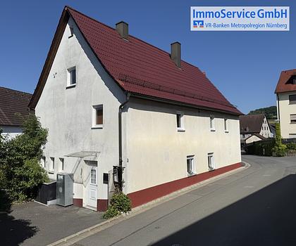 Ländlich wohnen: Einfamilienhaus mit Scheune in Schnaittach-Siegersdorf