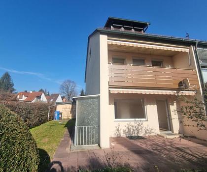 Die Lage macht´s ... 
Reiheneckhaus mit ausgebautem Dachgeschoss und Garage 