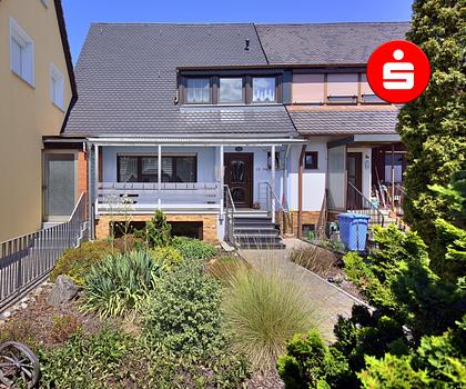 Gepflegtes Reihenmittelhaus mit Wintergarten und Garage in familienfreundlicher Lage in Nürnberg Gebersdorf