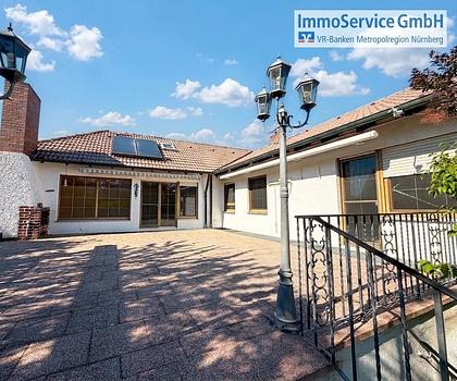 Renovierungsbedürftiger Bungalow, vollunterkellert mit parkähnlichem Grundstück und Doppelgarage.