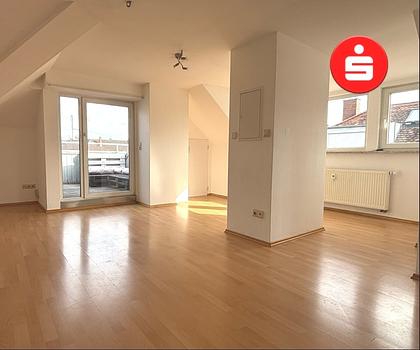 Dachgeschosswohnung mit zwei Loggien in zentraler Lage von Gostenhof