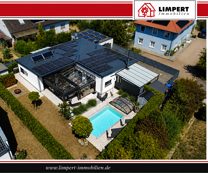 Mehr als ein Zuhause - Exklusiver Bungalow mit über 272 m² Wohn- und Nutzfläche, Pool und privatem Wellnessbereich in Wiesentheid