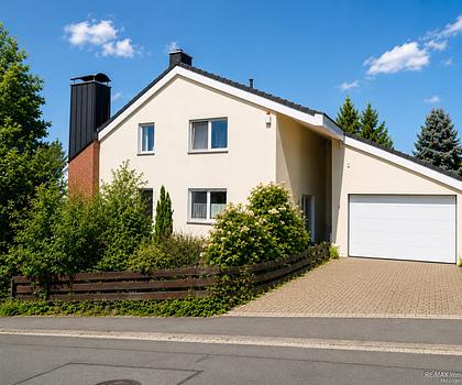 Traumhaftes 1-2 Familienhaus
Exklusives Wohnen in Herzogenaurach