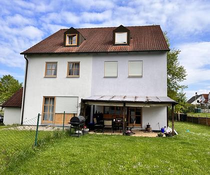 Ihr neues Zuhause!
Doppelhaushälfte mit Garage in Velburg