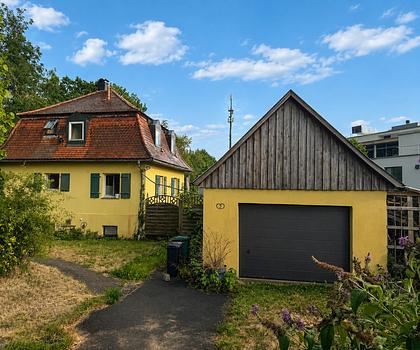 Charmantes Einfamilienhaus mit großem Garten - viel Potenzial für Ihre Wohnideen in Dinkelsbühl