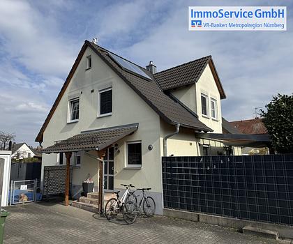 Wohnen und Arbeiten an einem Ort – Einfamilienhaus mit Büro und Garage