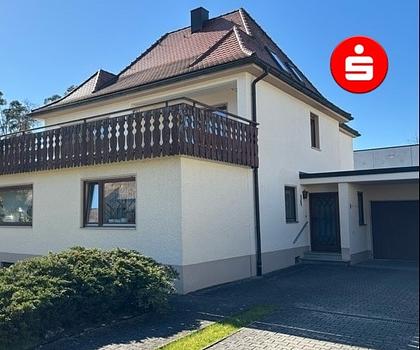 Freistehendes Wohnhaus mit großem Garten und Doppelgarage in Reichenschwand
