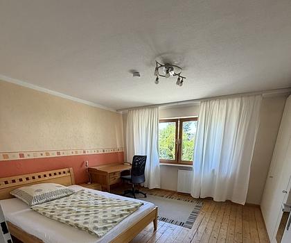 Helles WG-Zimmer mit Gemeinschaftsküche - ideal für Studenten
