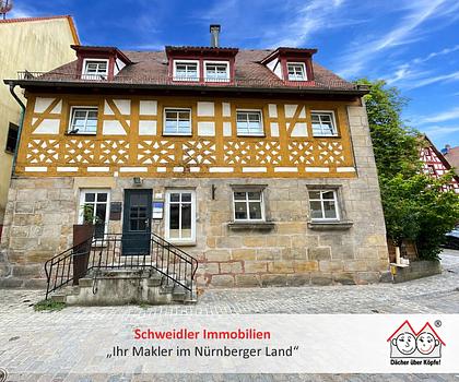 Altstadtjuwel mit Geschichte: Saniertes, denkmalgeschütztes Wohn- & Geschäftshaus im Herzen von Lauf