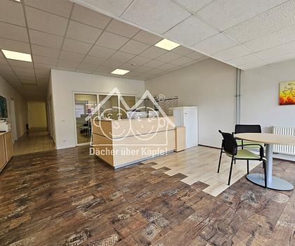 226 m² für Büro, Praxis & mehr – ebenerdige Gewerbefläche in guter Sichtlage in Behringersdorf