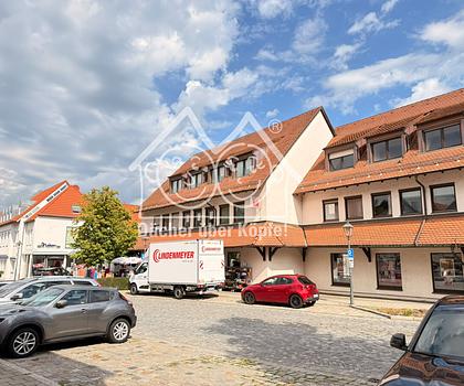 Viel Platz für Ihr Konzept –
ca. 283 m² Büro-/Praxisfläche auf zwei Etagen in Lauf