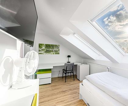 HEGERICH: Modernes Apartment mit attraktiven Mieteinnahmen am Golfplatz Fürth