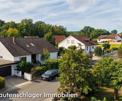 Besonders gut wohnen – großzügiges Einfamilienhaus mit idyllischem Garten in Neumarkt-Stauf