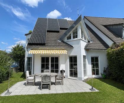 Erlenstegen! Wohntraum mit ansprechender Architektur! EFH (angebaut) mit großem Carport!