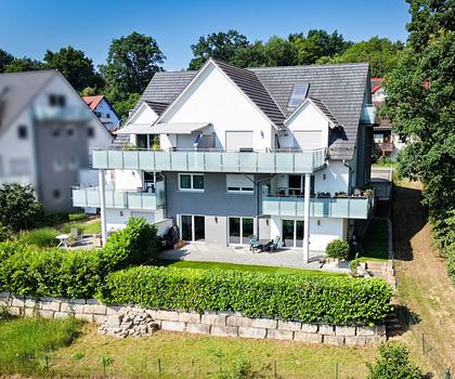 Wohnglück mit Panorama - Exklusive 4-Zimmer-Wohnung mit Garten und höchsten Effizienzstandards in Forchheim
