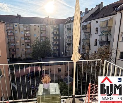 *2 Zimmer - renoviert - Wohnküche - Westbalkon - Duschbad mit Fenster - frei*