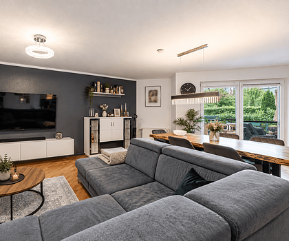 HEGERICH: Erdgeschosswohnung mit besonderem Wohngefühl - Großzügig, vielseitig & Terrasse