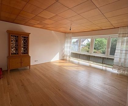 REH Bungalow in Altdorf mit tollem Garten!