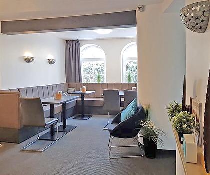 Aparthotel, Mehrgenerationenhaus oder Mietshaus – vielseitig nutzbar, zentral gelegen und dennoch sehr ruhig.