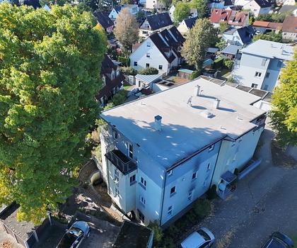 Großzügige 2-Zimmer Eigentumswohnung im Souterrain mit Terrasse und 2 PKW-Stellplätzen