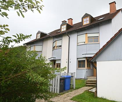 Günstiges Familienglück!
Reiheneckhaus mit neuer Heizung in Velburg
