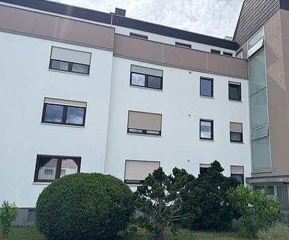 Schöne 2,5-Zimmer-Wohnung mit Balkon und Stellplatz im gewachsenen Wohngebiet von Nürnberg-Altenfurt