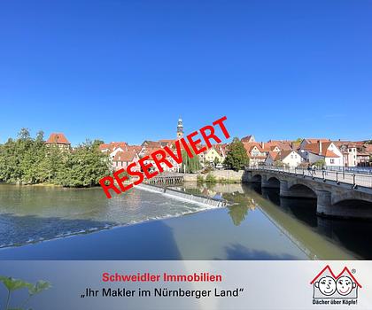 Wahnsinnsblick über Lauf!!! Einzigartige 3-Zimmer-Wohnung mit 2 Balkonen im Herzen von Lauf