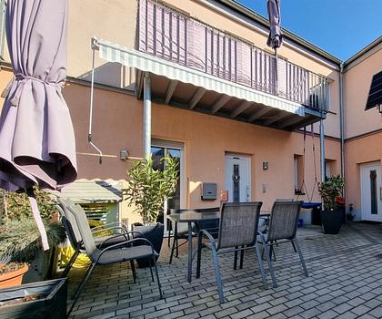 Haus im Haus...
Moderne Maisonette- Wohnung mit Terrasse und Balkon