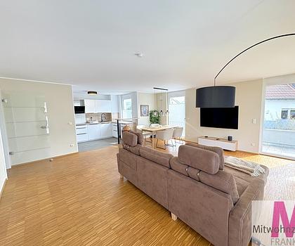 Hochwertig möblierte 3-Zimmerwohnung mit Balkon und Stellplatz in Nürnberg Nord 