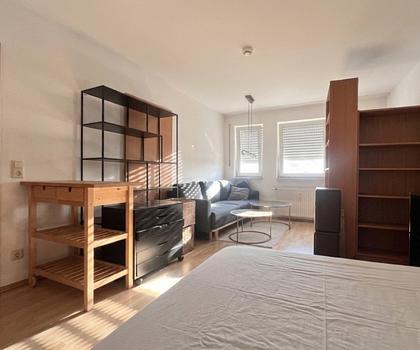 Nähe Stadtpark ...
Renoviertes Apartment mit TG- Stellplatz