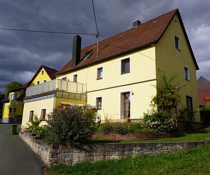 1-2-Familienhaus in ländlicher Lage in Gräfenberg