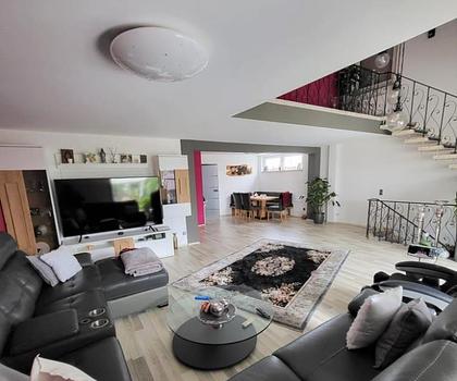 Ideal für Selbstständige ...
Modernisiertes Wohn- / Geschäftshaus mit Entwicklungspotenzial ...
