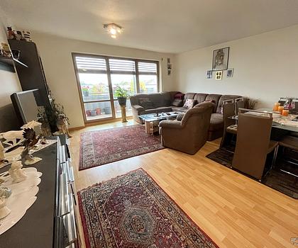 Gepflegt und hell / Freundliche 3-Zimmer-Wohnung mit TG-Stellplatz und großzügigem Balkon