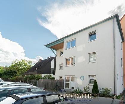 Gepflegtes MFH mit 3 Wohneinheiten in super zentraler Lage in Fürth!