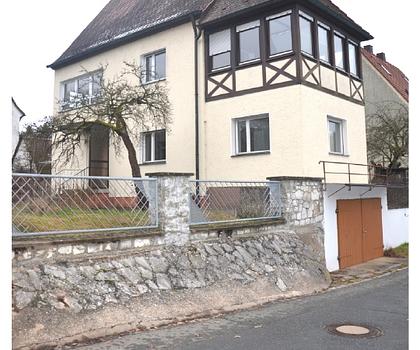 Freistehendes Einfamilienhaus mit Ausbaupotential, ohne Käuferprovision