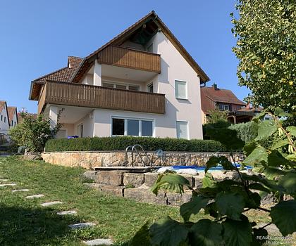 2 Häuser = 3 Wohnungen im Paket
Haus PV-Anlage und Pool - für die Zukunft gewappnet!