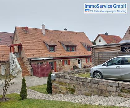 Bauernhaus mit Stil! Charmantes Zweifamilienhaus mit Scheune, Garten und großem Grundstück!