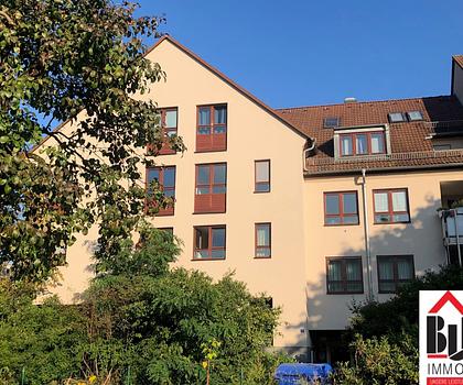 *Grosszügig geschnitten - 1 Zimmer - Bad mit  Wanne - ebenerdiger TG-Stellplatz möglich*