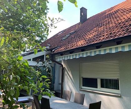 Zweifamilienhaus mit Doppelgarage ...