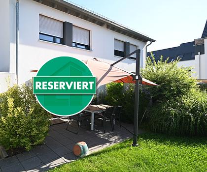 Neuwertige Doppelhaushäfte in bester Neumarkter Lage!