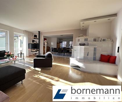 Wohntraum im idyllischen Ortskern!
200 m² auf 2 Ebenen mit Garage + Stellplatz! 
