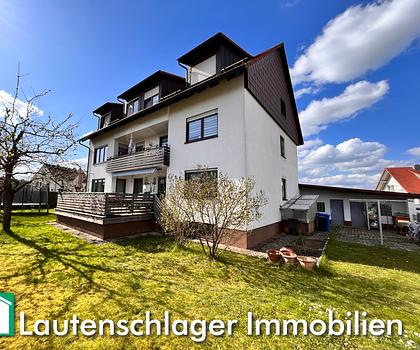 Top Investment vor den Toren Neumarkts! 
3-Parteien-Haus mit Garagengebäude in Berg-Loderbach