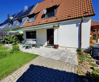 Schöne Doppelhaushälfte mit großem, traumhaftem Garten in Eckental / Eckenhaid